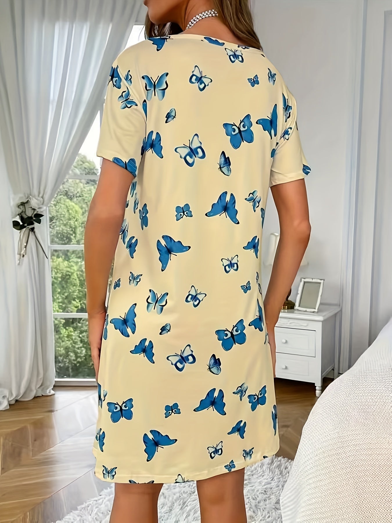 Lotte | Casual nightgown with butterfly print and short sleeves