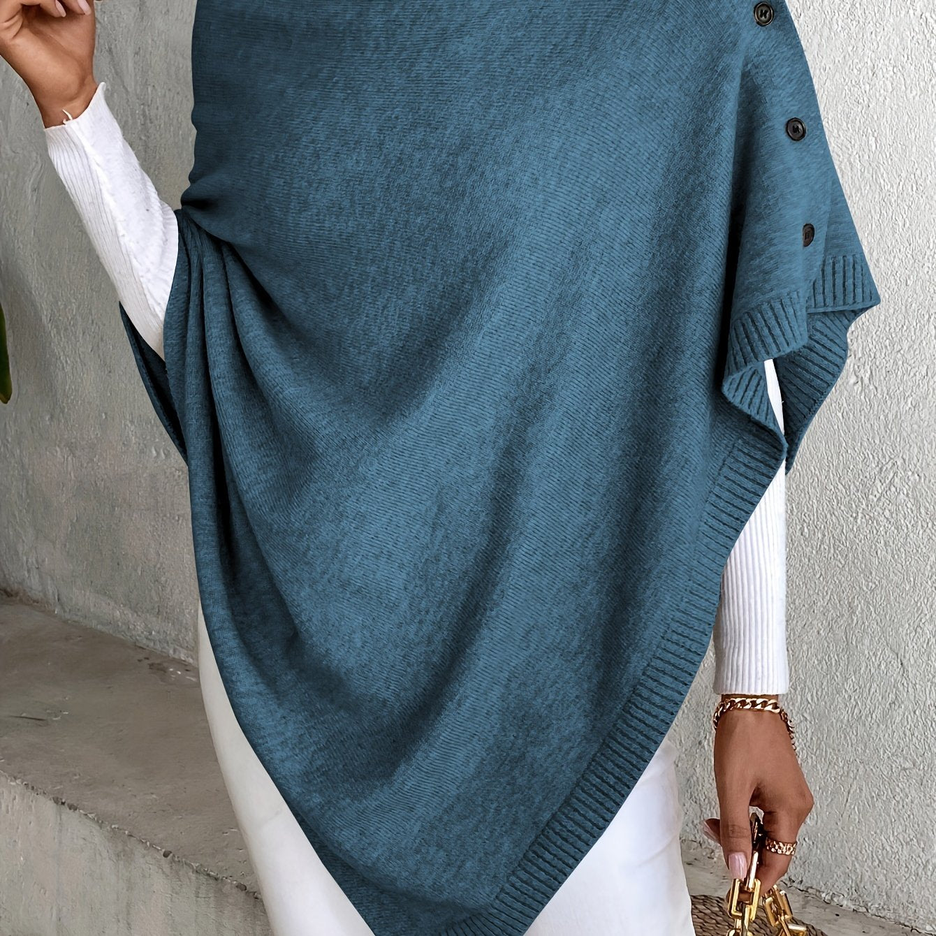 Eva | Plain knitted cape