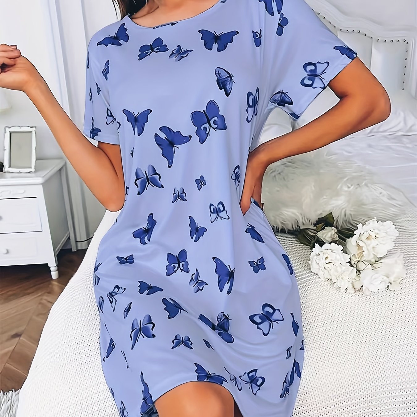 Lotte | Casual nightgown with butterfly print and short sleeves