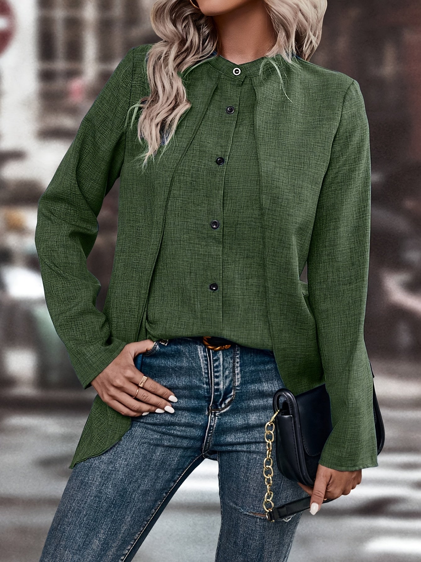 Fleur | Elegant blouse with button closure