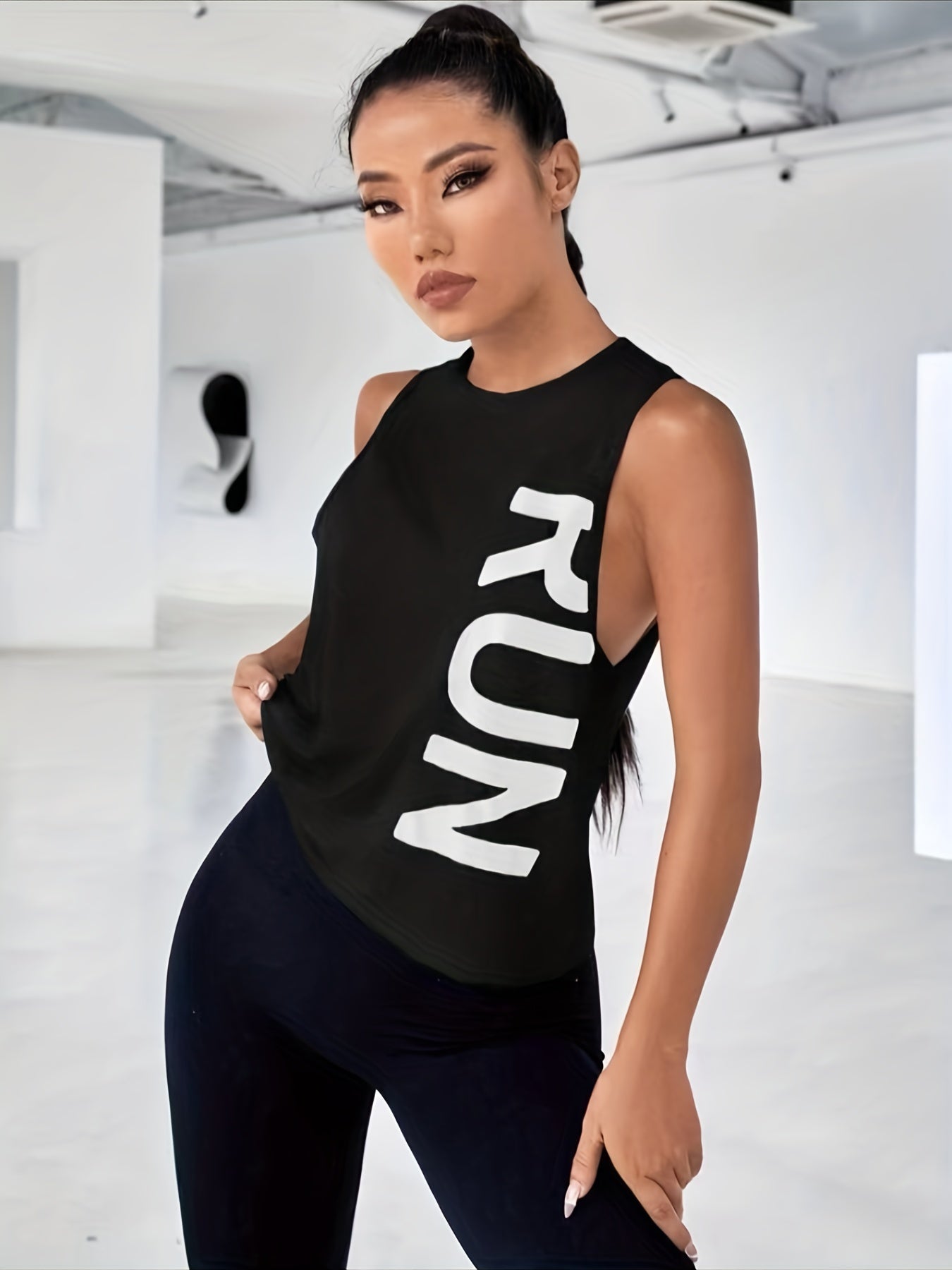 Sara | Casual tanktop met letterprint