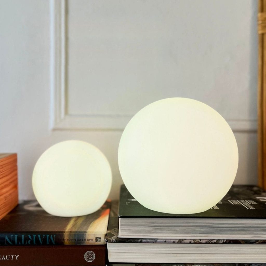 Lunoré – Cordless LED Globe Moon Table Lamp