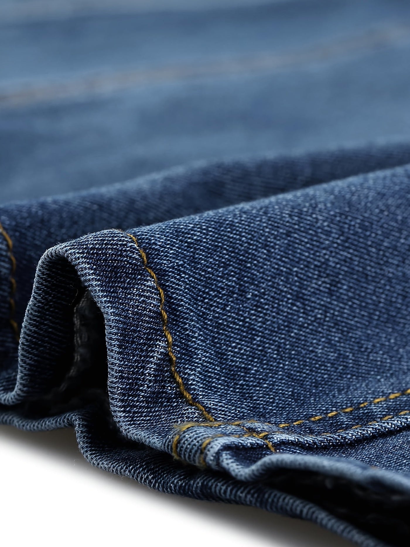 Evelien | Plus-size denim skirt with button accents and faux pockets