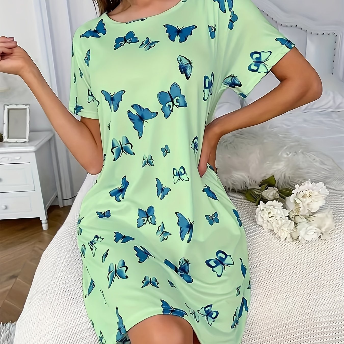 Lotte | Casual nightgown with butterfly print and short sleeves