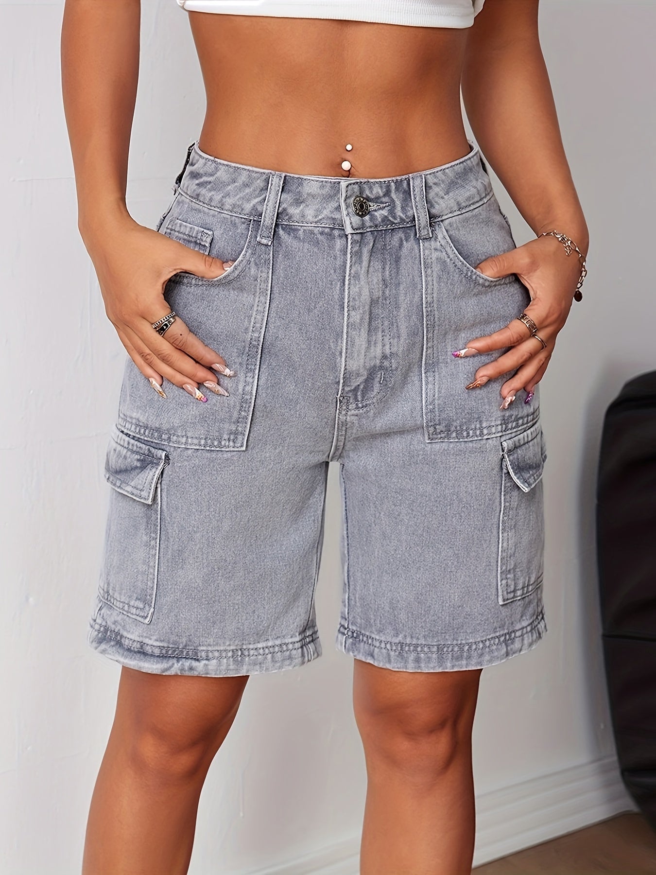 Eva | Fashionable gray denim cargo shorts with a high waist