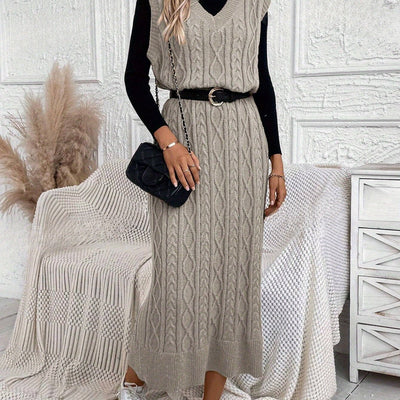 Evelien | Gebreide mouwloze maxi-jurk met kabelpatroon en V-hals