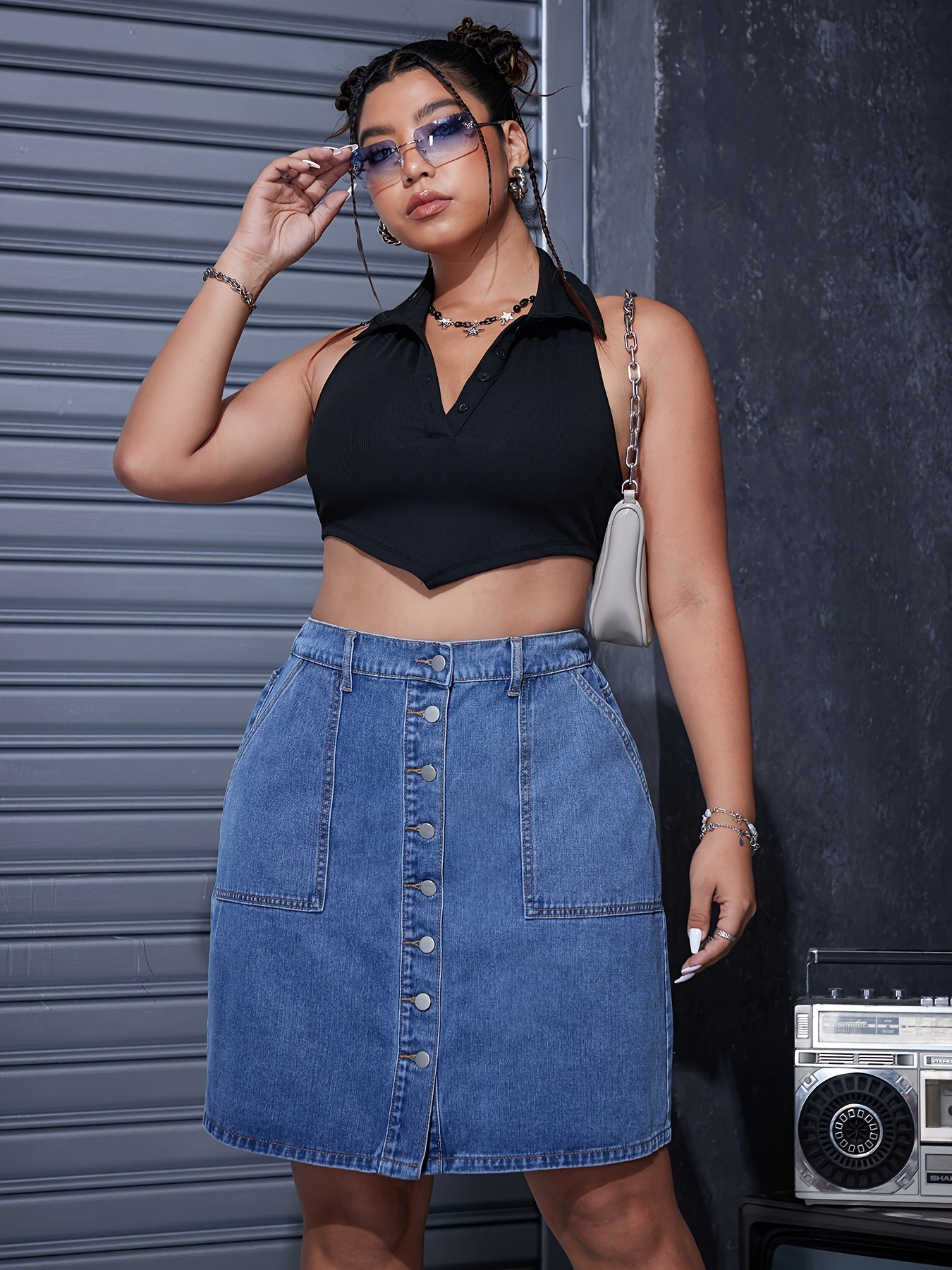 Evelien | Plus size casual denim skirt with large pockets and button closure