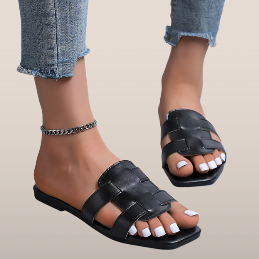 Lotte – Open Slippers with Braided Strap