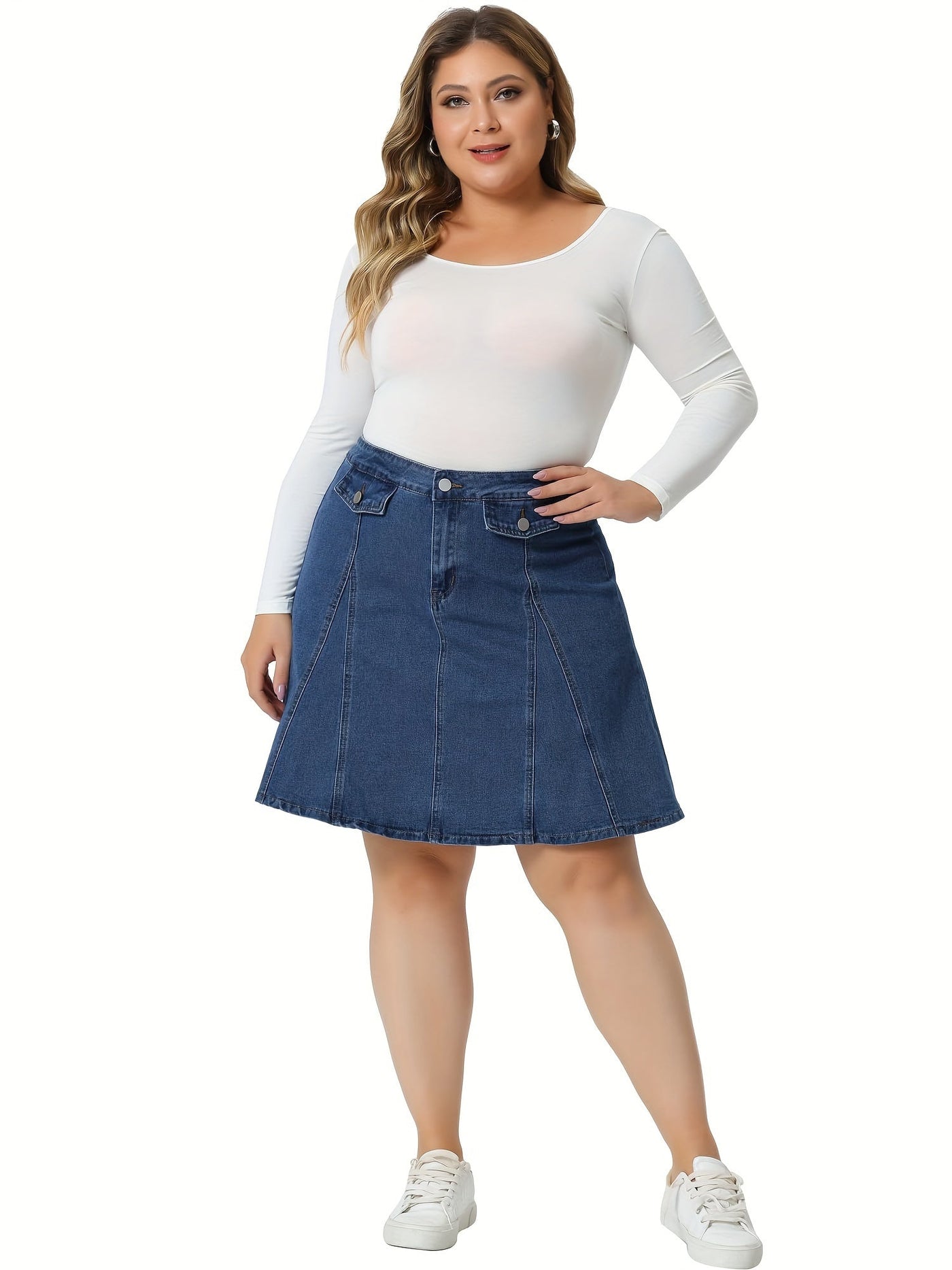 Evelien | Plus-size denim skirt with button accents and faux pockets