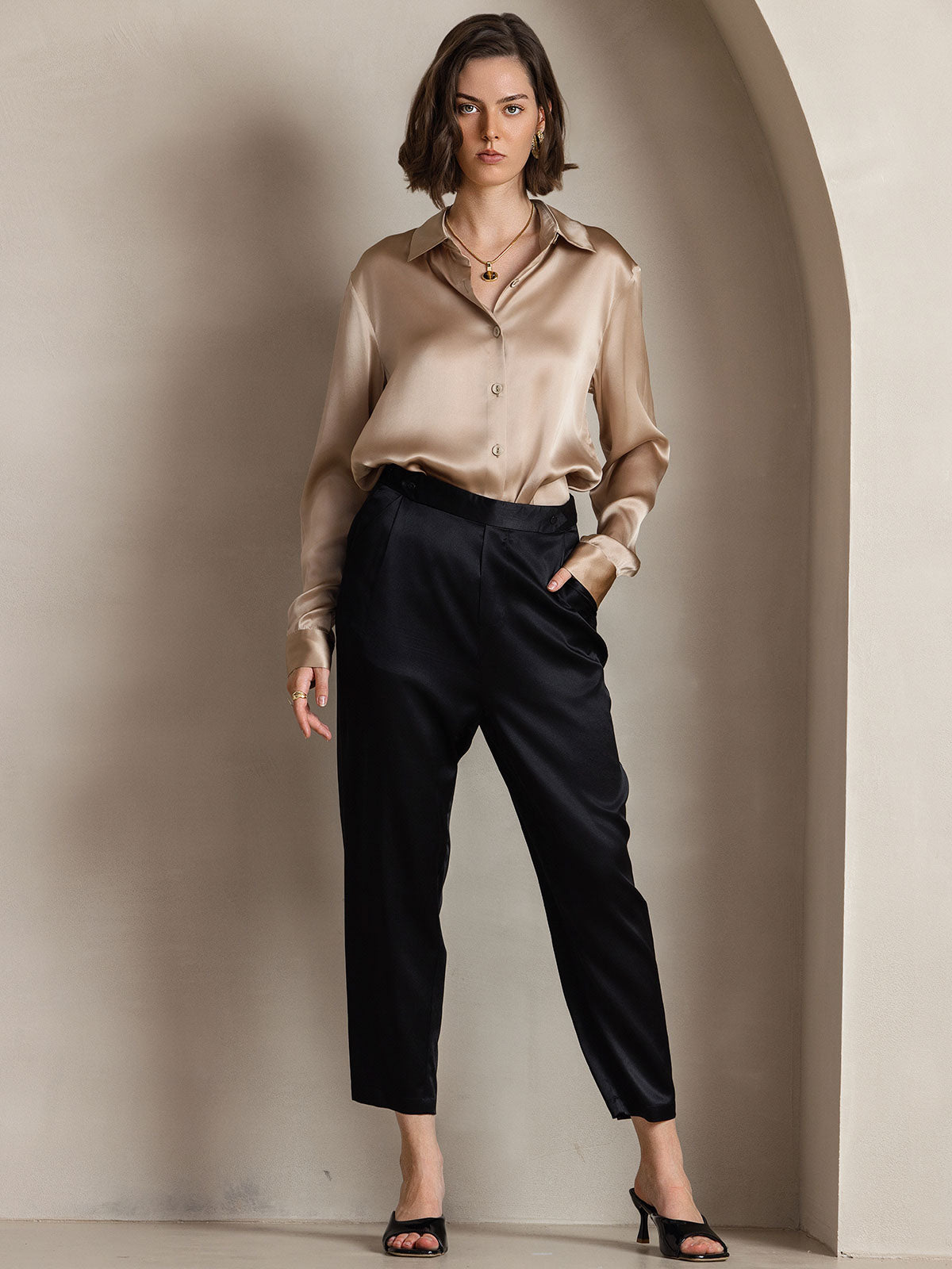 Clemence - Moderne Militaire Chic Dames Overhemd met Revers