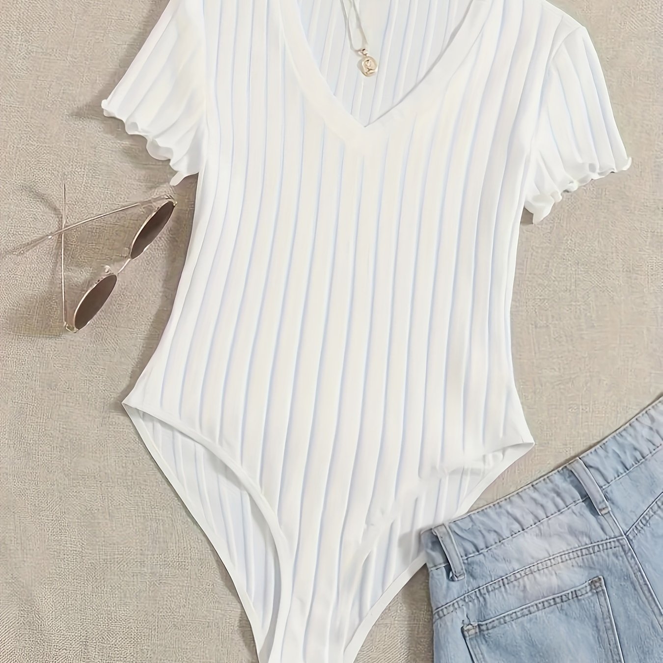 Evelien | Solid color V-neck bodysuit