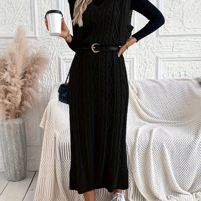Evelien | Gebreide mouwloze maxi-jurk met kabelpatroon en V-hals