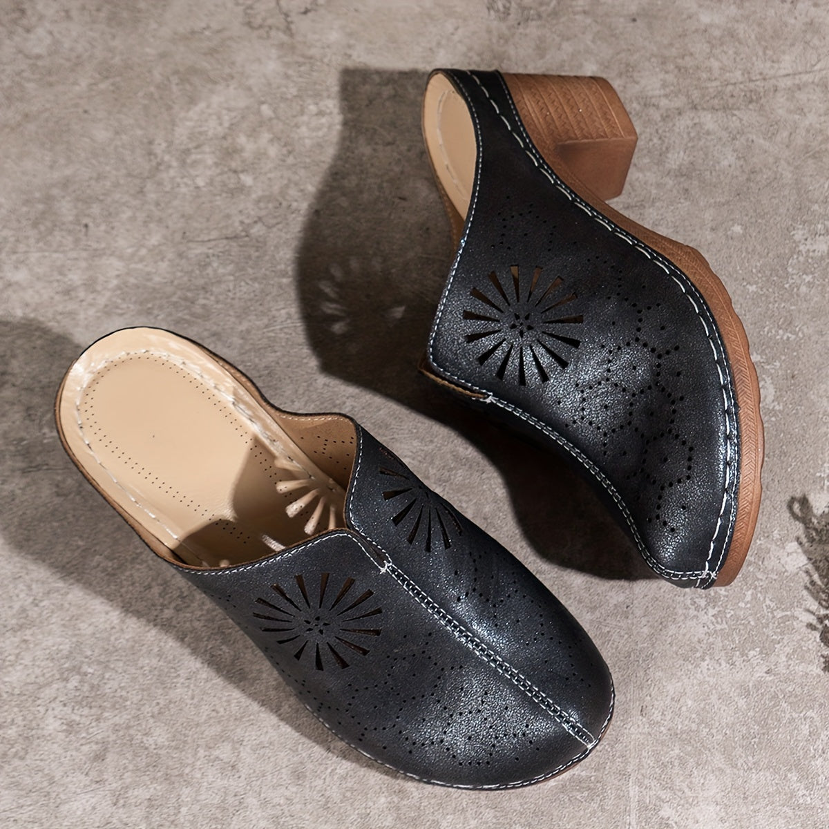 Lotte | Women's clogs with floral cutout and soft sole