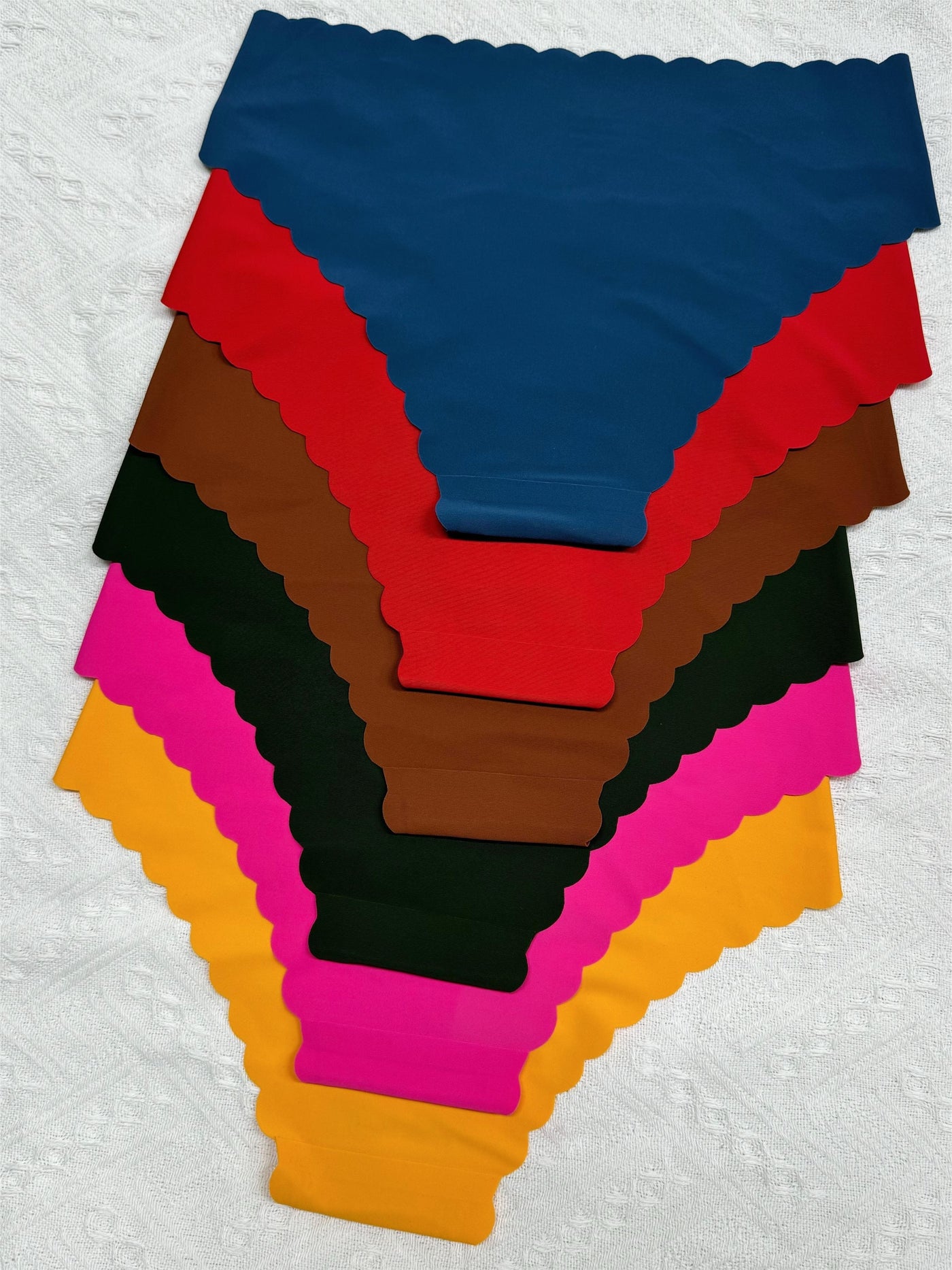 Lotte | 6-piece plain briefs with a scalloped edge