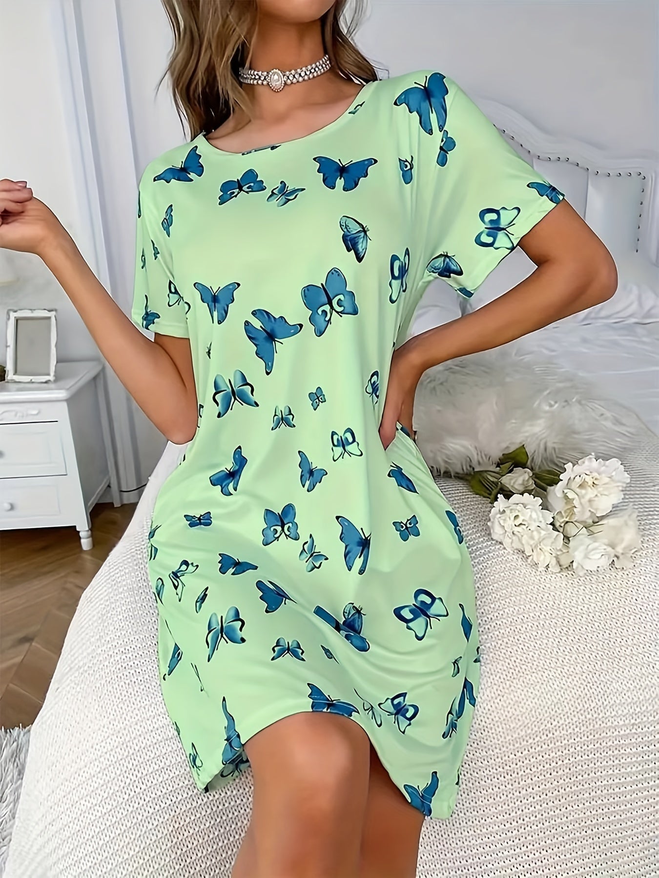 Lotte | Casual nightgown with butterfly print and short sleeves