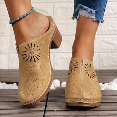 Lotte | Women's clogs with floral cutout and soft sole