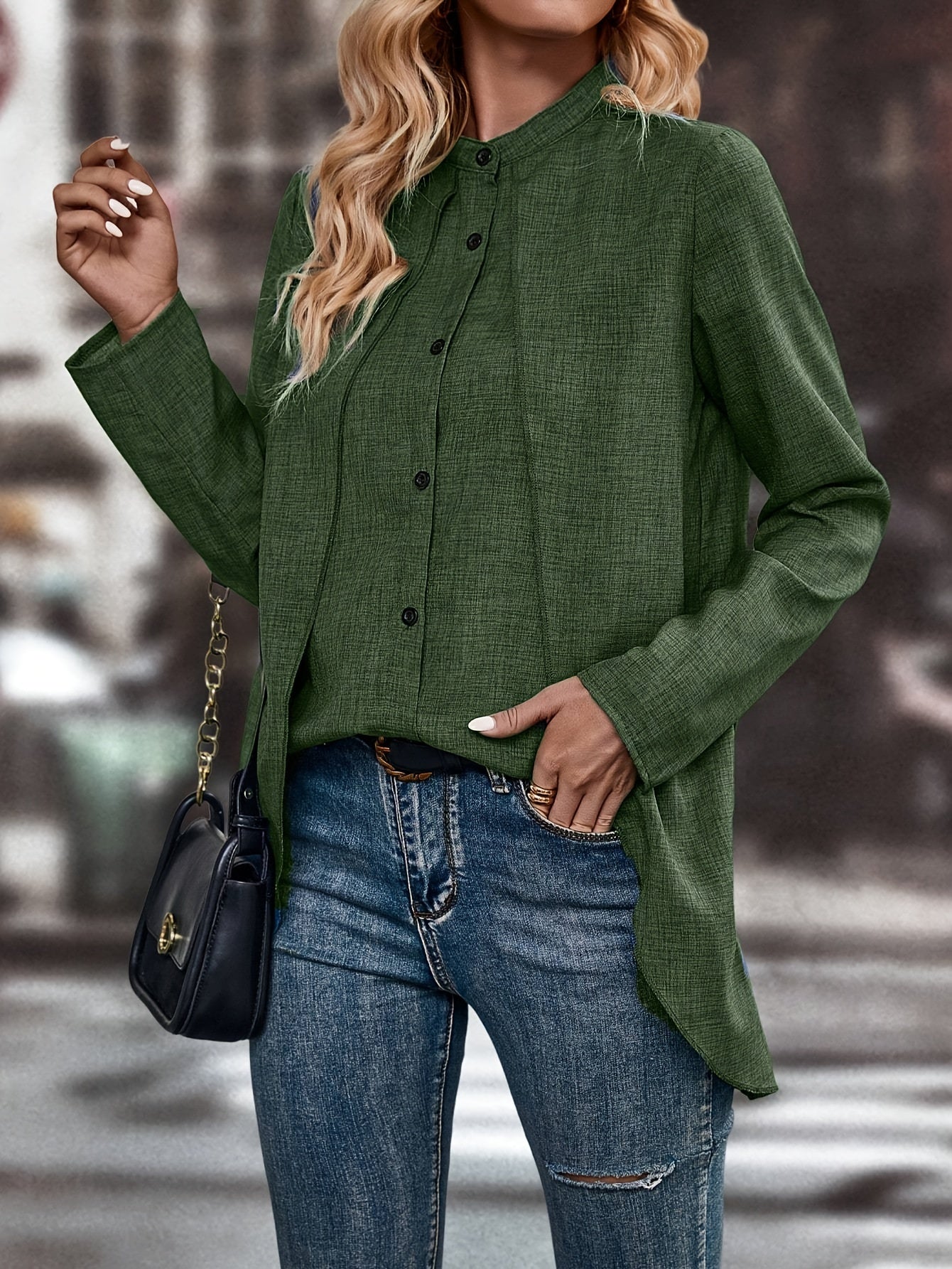 Fleur | Elegant blouse with button closure