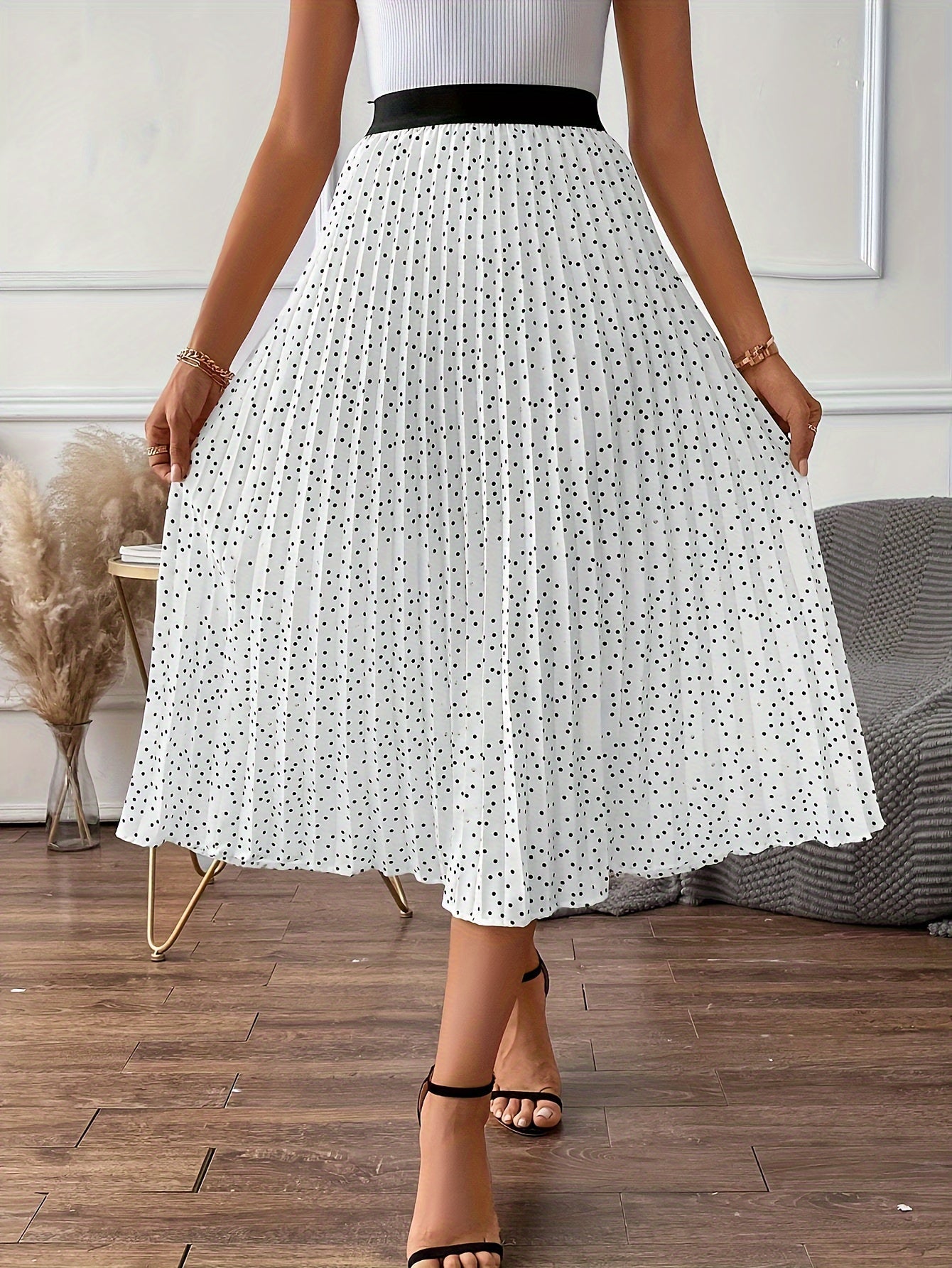 Elise | Pleated midi skirt with polka dots and high waist