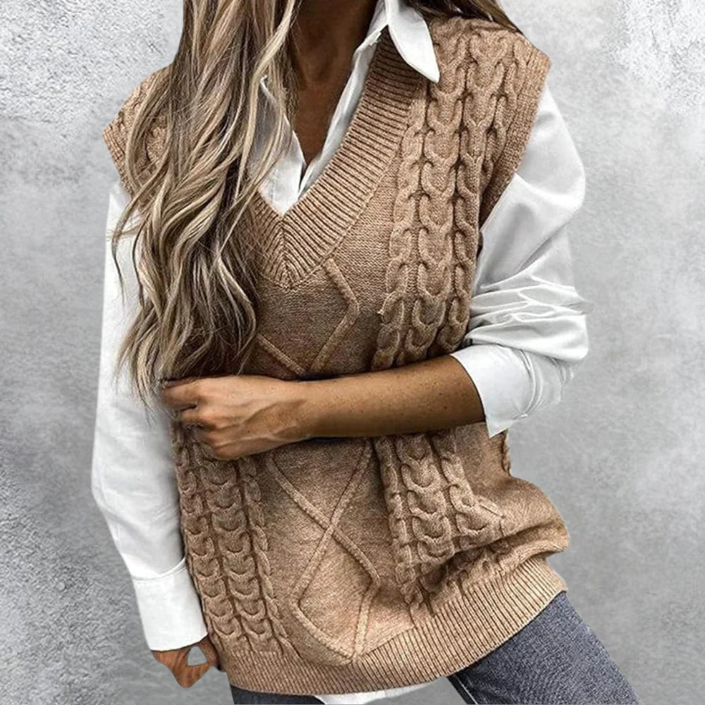 Elvira – Elegant Knitted Cardigan for Women
