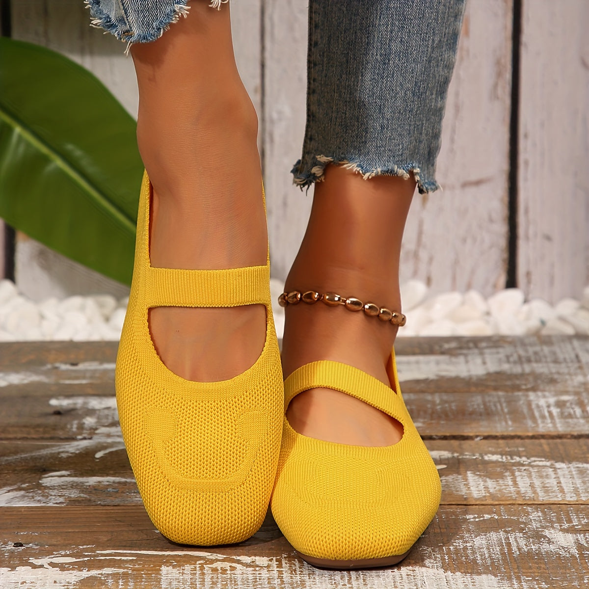 Lize | Plain colored ballet flats with a strappy back