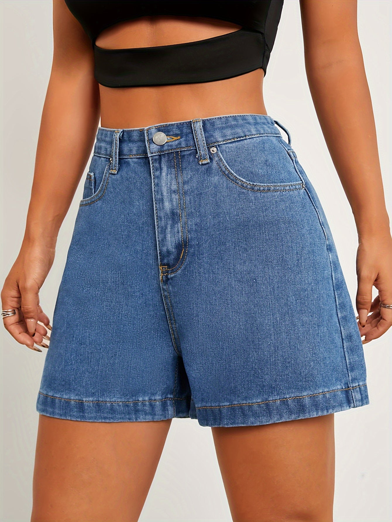 Lotte | High-waisted denim shorts in classic blue