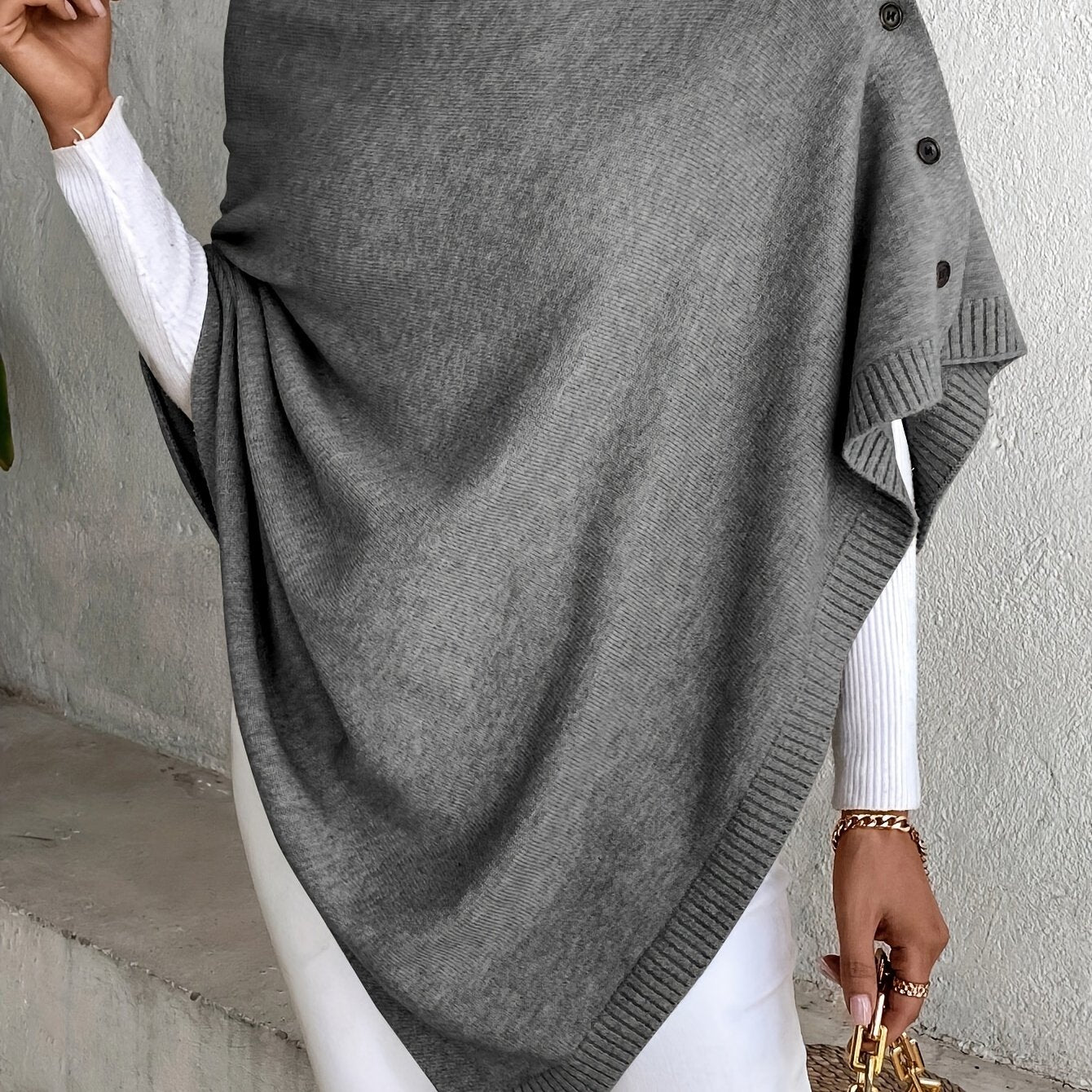 Eva | Plain knitted cape