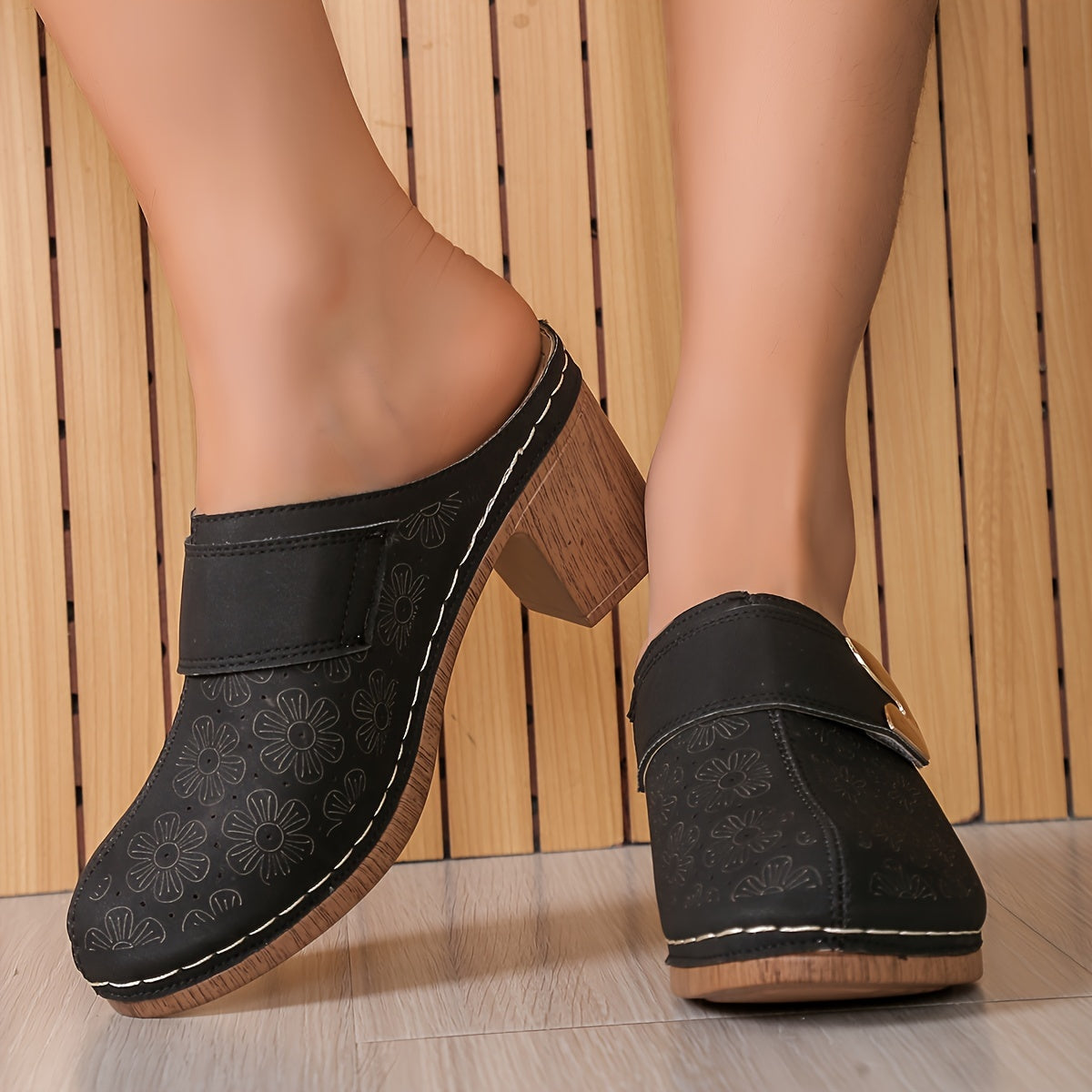 Luna | Fashionable women's sandals with floral pattern and thick heel