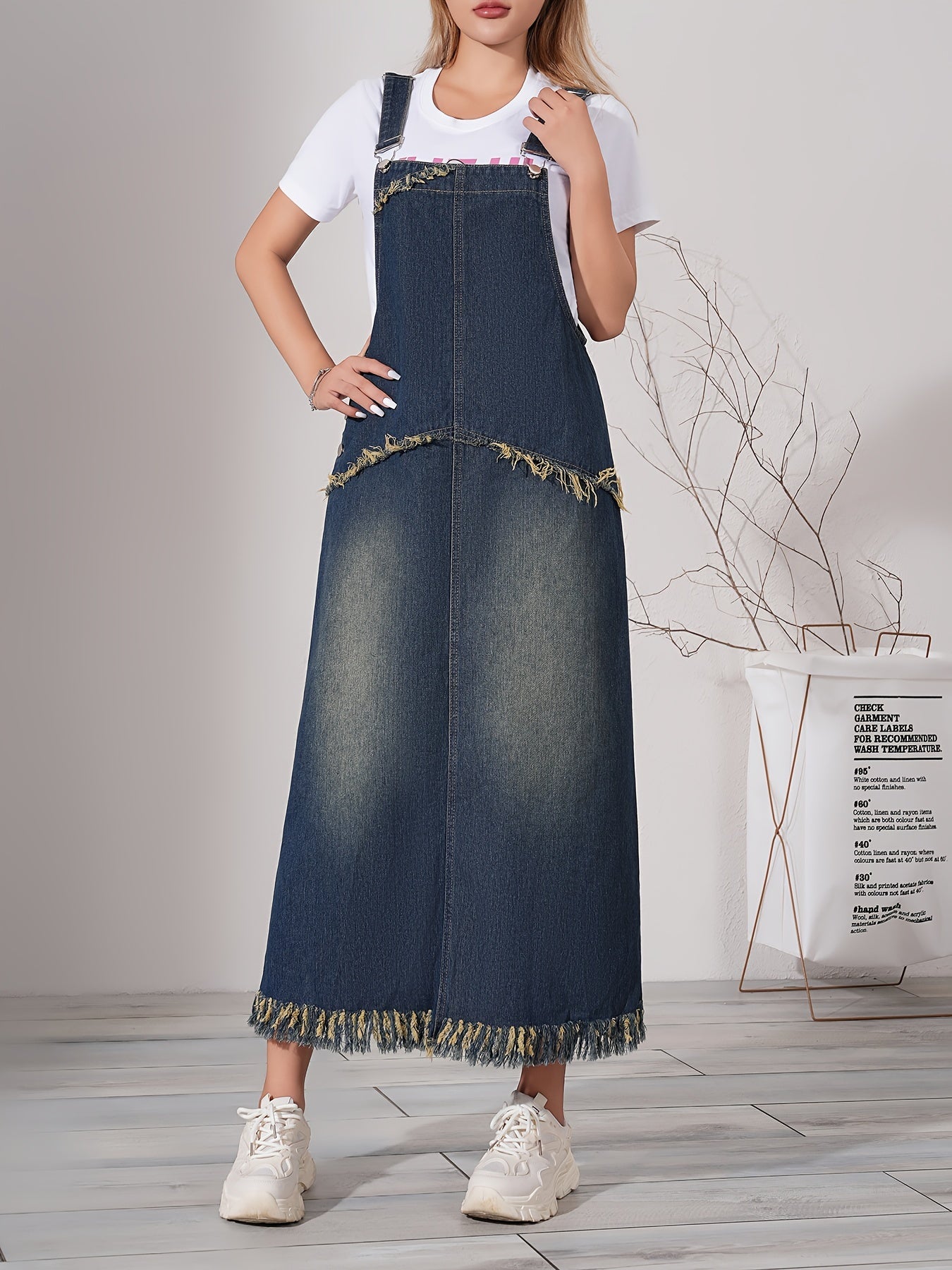 Lotte | Casual denim maxi-jurk met raw hem en verstelbare band