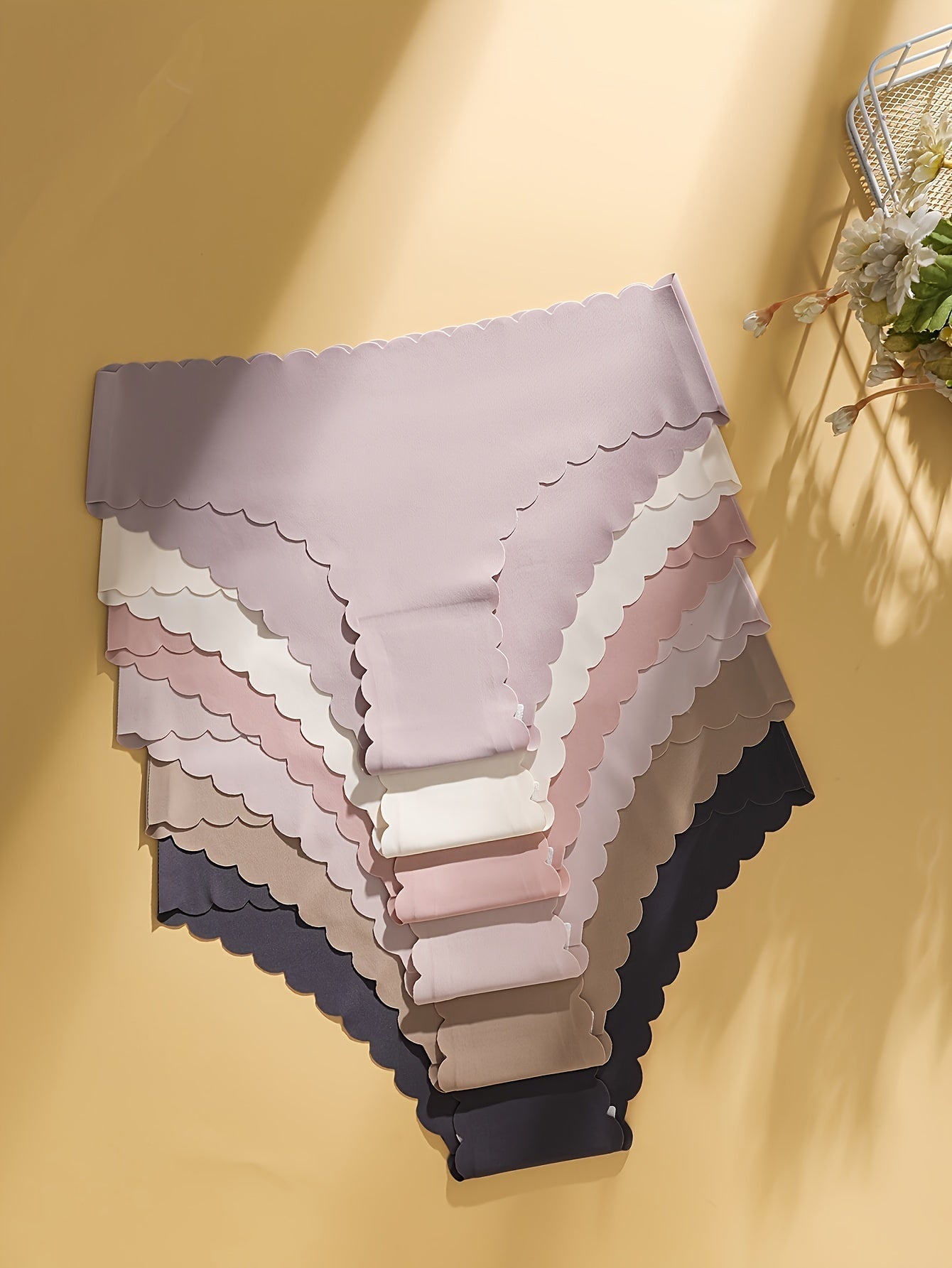 Lotte | 6-piece plain briefs with a scalloped edge