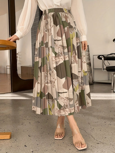 Lotte | Elegant allover print pleated A-line skirt