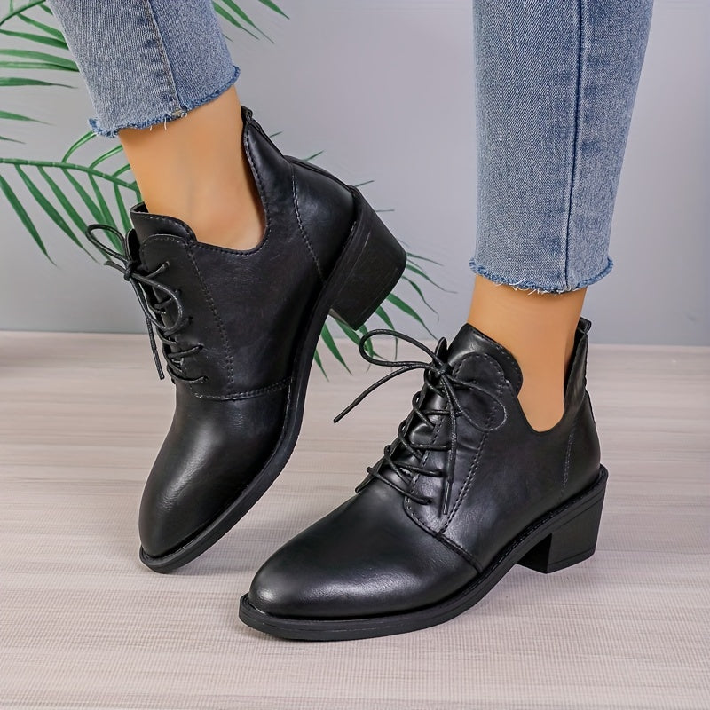 Loes | Stylish solid-color boots with lace-up closure and block heel