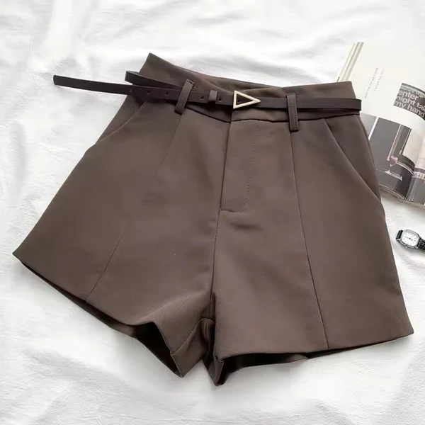 Fleur – Elegant Shorts with Belt