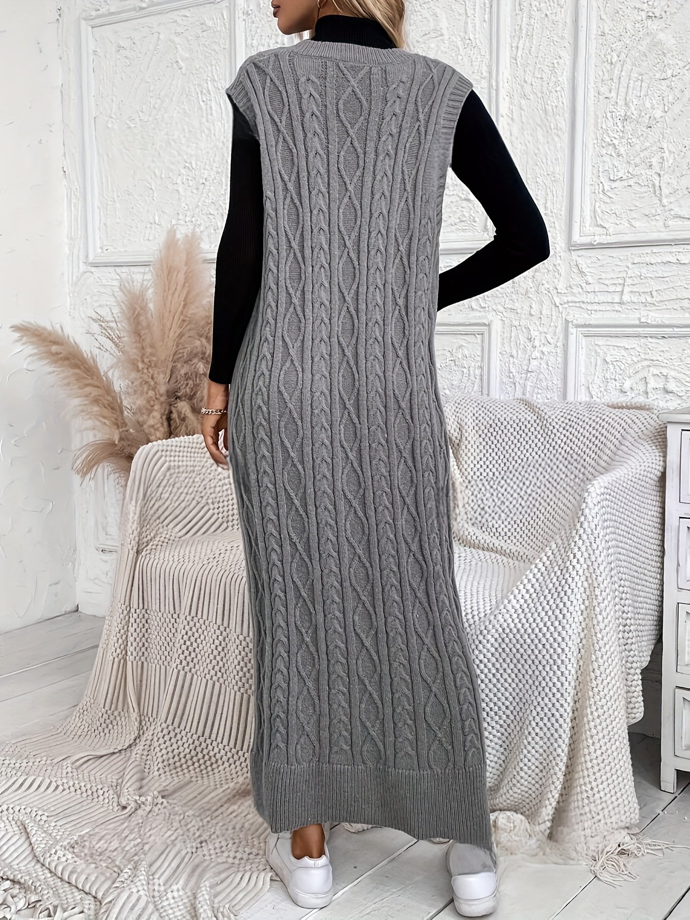 Evelien | Gebreide mouwloze maxi-jurk met kabelpatroon en V-hals