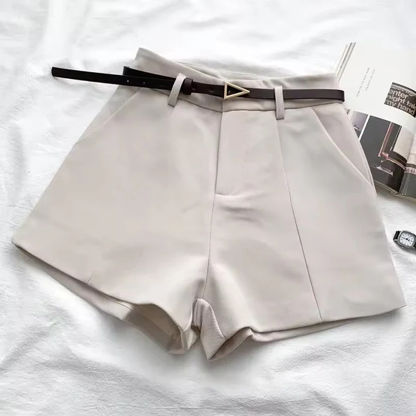 Fleur – Elegant Shorts with Belt