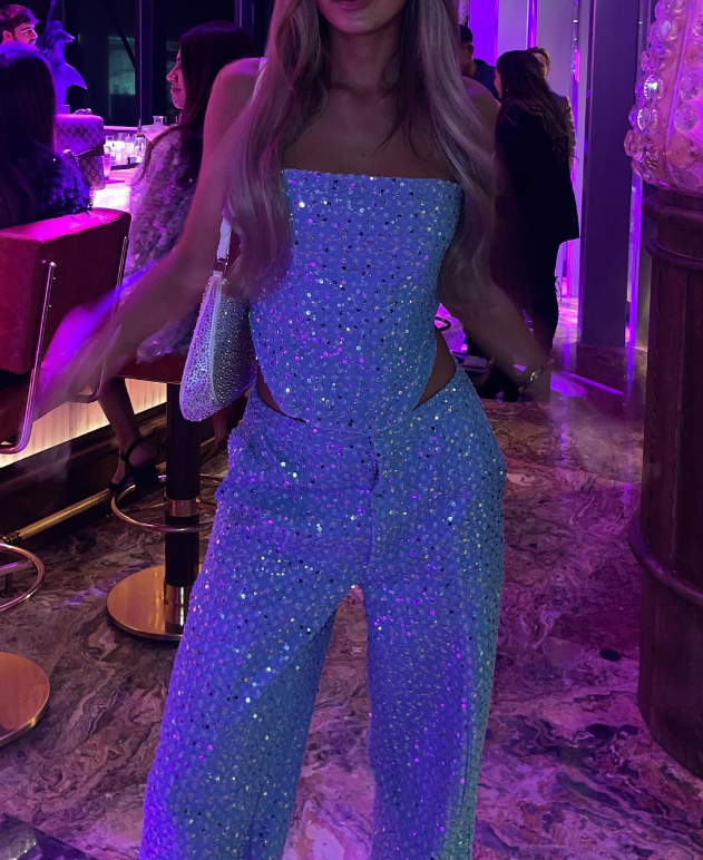 Dominique | Beautiful Glitter Set for a Radiant Look