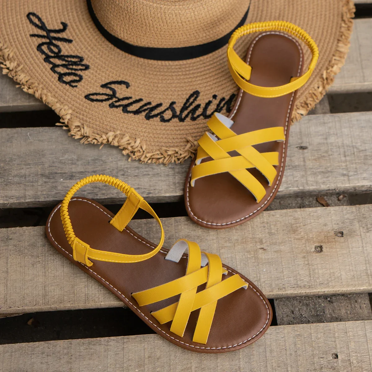 Lina – Sandals with Crossed Straps and Elastic Ankle Strap
