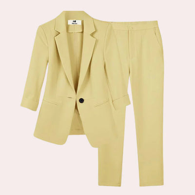 Liv – Sophisticated Blazer and Trouser Set for Women