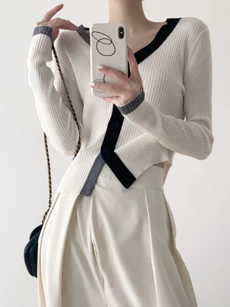 Lotte - Knitted cardigan with buttons