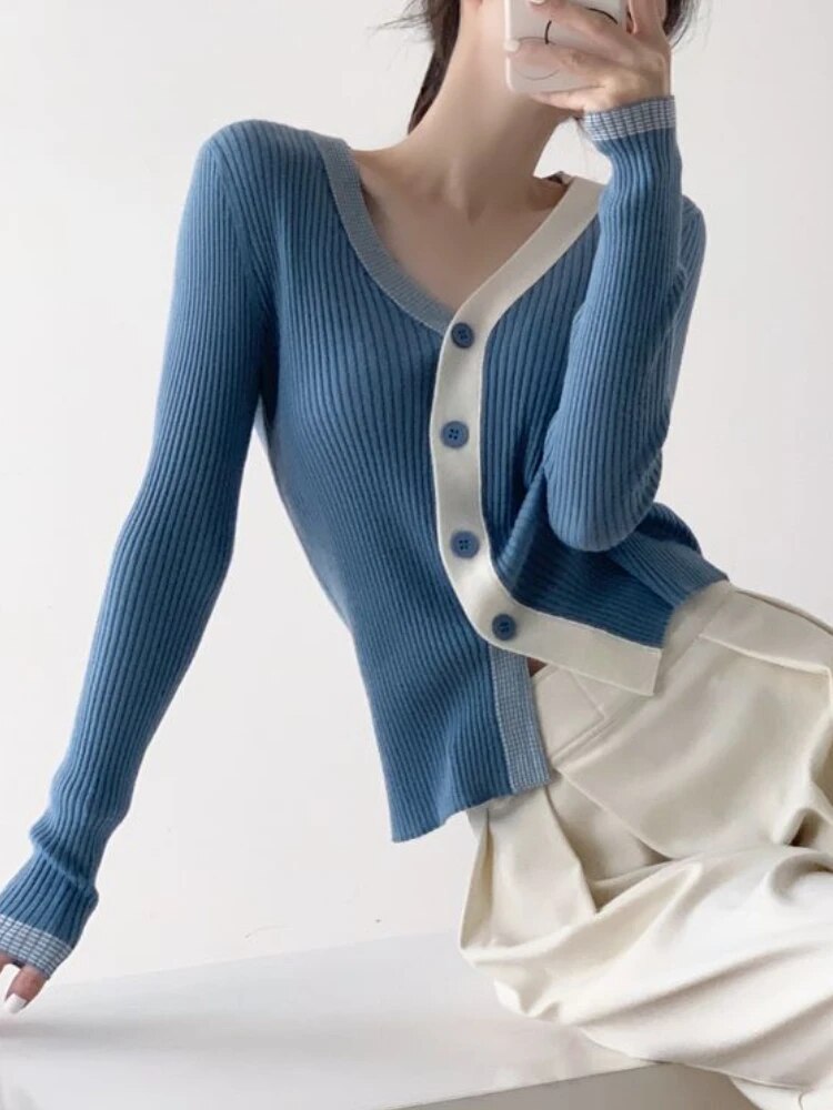 Lotte - Knitted cardigan with buttons