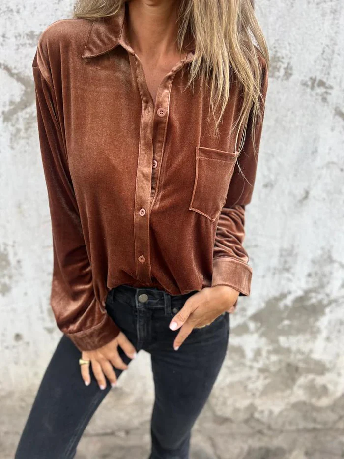 Noa – Fluwelen Blouse met Knoopsluiting