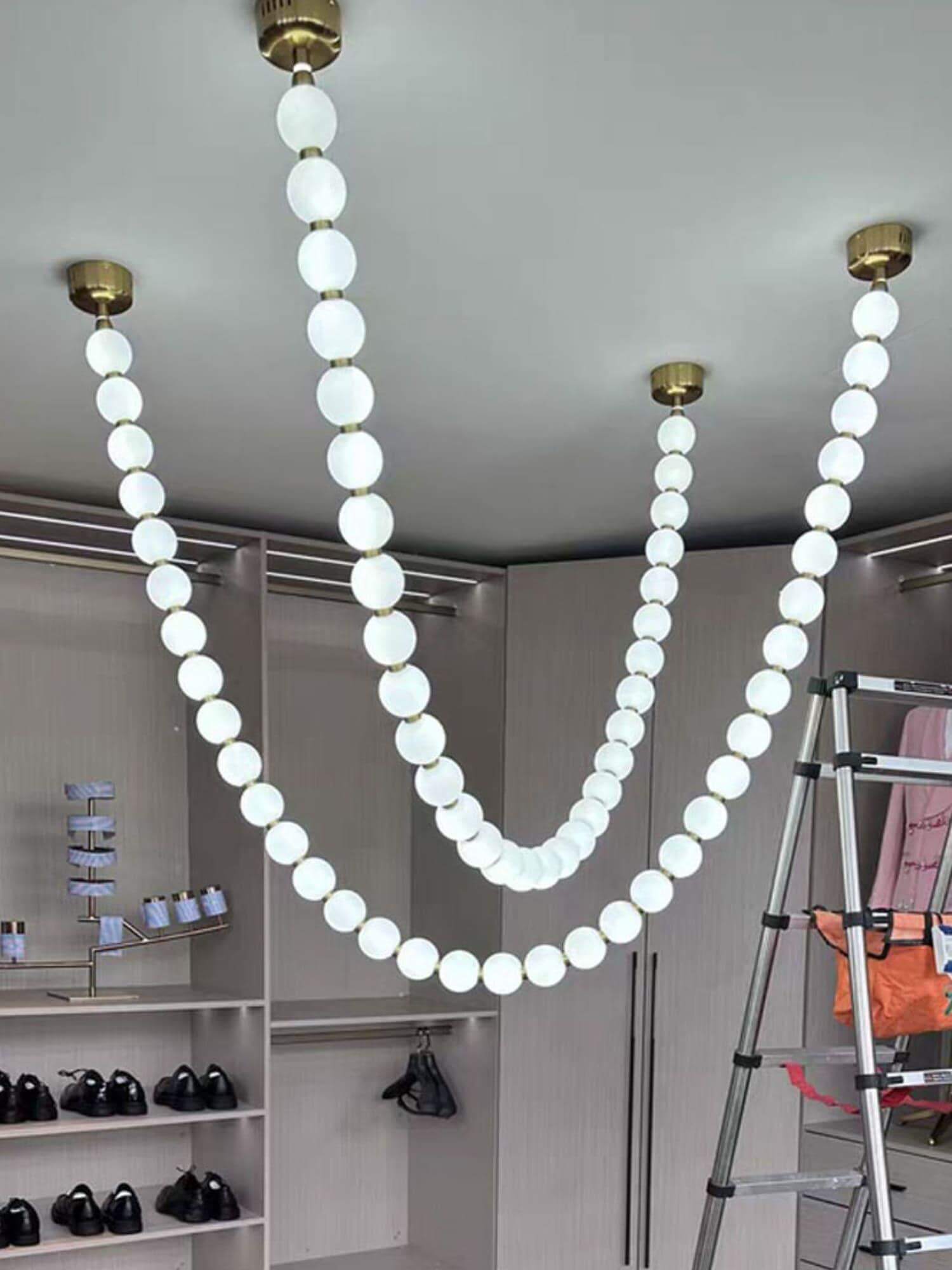Ploura - Pearl Chandelier