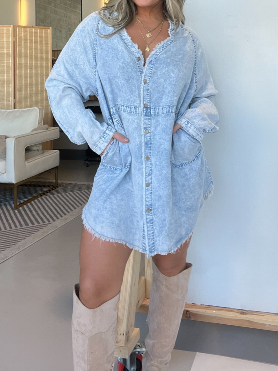 Jessy - Washed, loose denim skirt with V-neckline