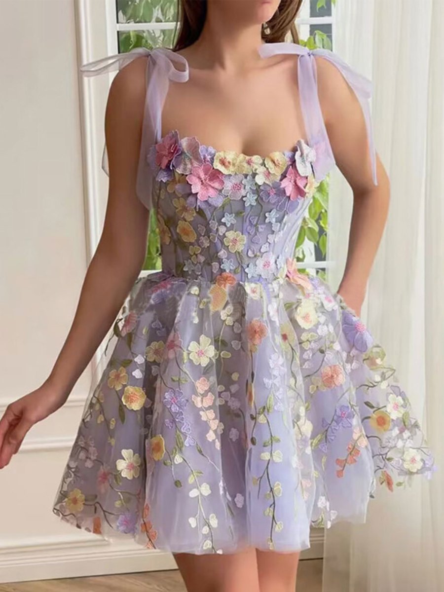 Larae - Three-dimensional floral embroidery with pocket