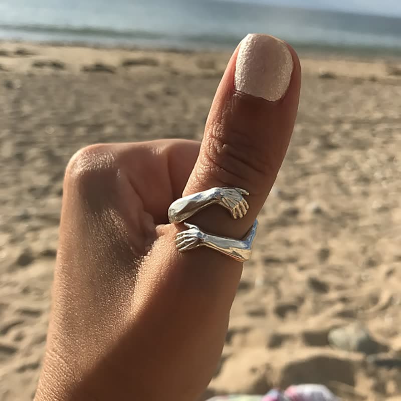 HandRing Aura – Unique Ring for an Elegant Look