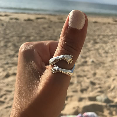 HandRing Aura – Unique Ring for an Elegant Look