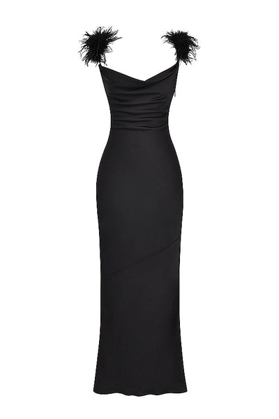 Ruby | Elegante Satijnen Galajurk met Verfijnde Veeraccenten