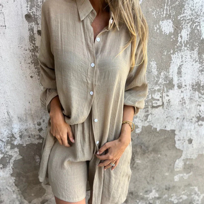 Airy Linen Set – Oversized Blouse and Shorts