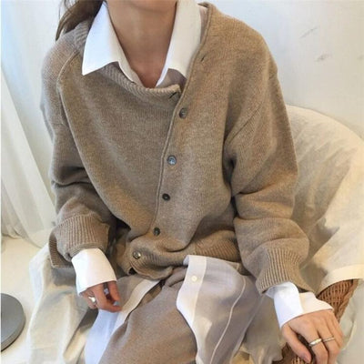 JOLINE | Luxurious cashmere cardigan with button accents