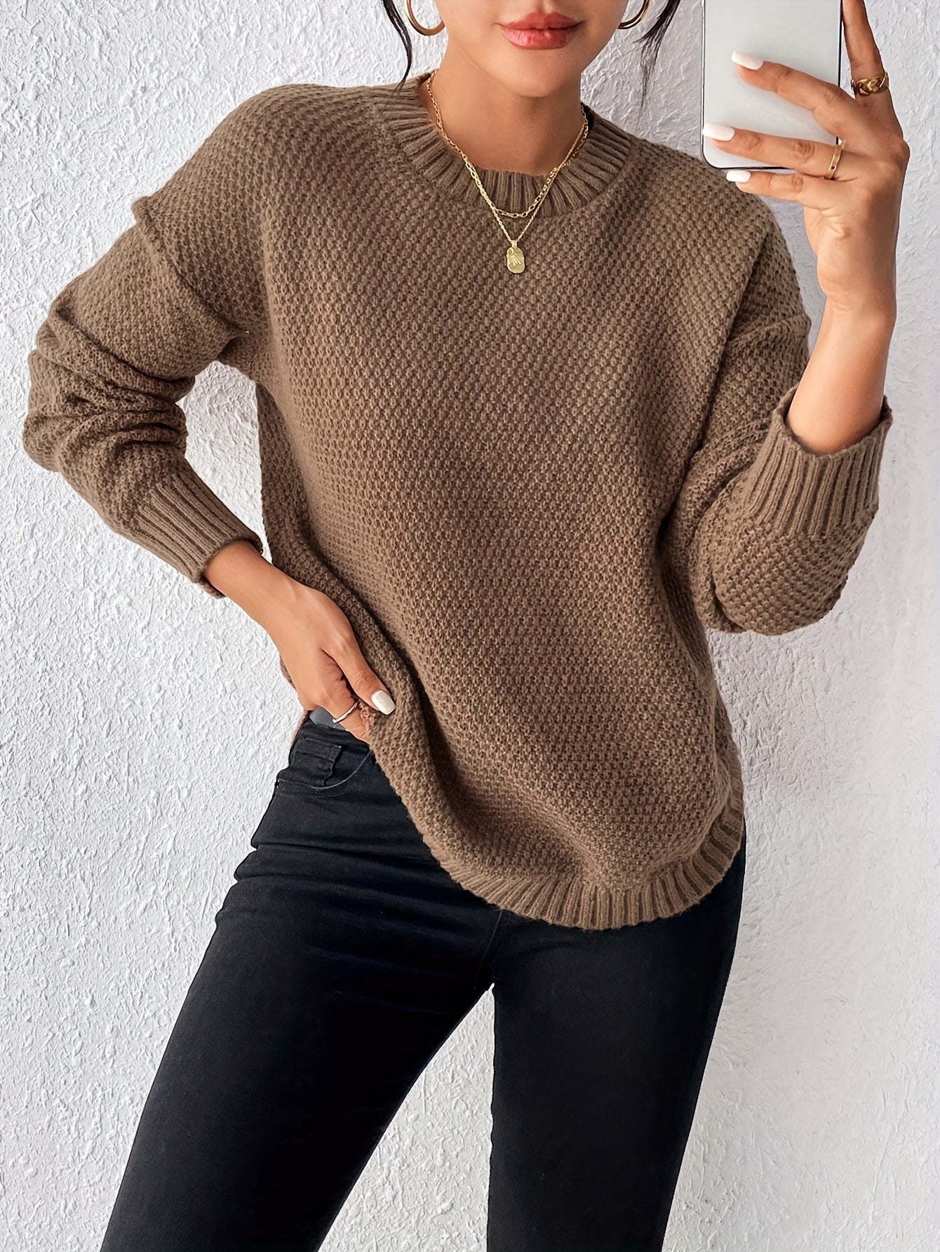 Jennie | Elegant Women's Sweater with Round Neck and Curved Hem