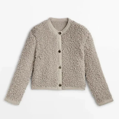 Tess – Teddy Vest met Goudkleurige Knopen